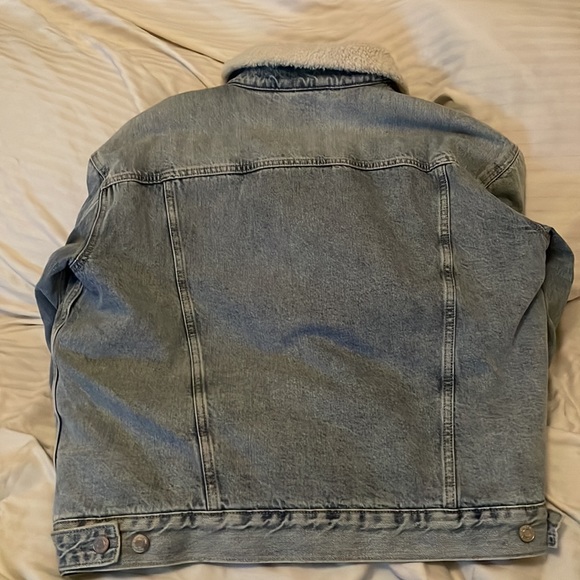 Gap women’s oversized Sherpa denim jacket - Picture 8 of 11